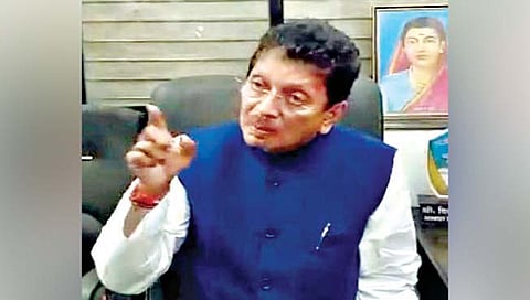 महाराष्ट्रात ‘पॅलेस पॉलिटिक्स’ चालणार नाही; दीपक केसरकरांची उद्धव ठाकरेंवर टीका