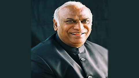 खर्गेंच्या विजयाची शक्यता … काँग्रेस अध्यक्षपदासाठी 96 टक्के मतदान