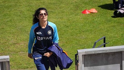 T20 World Cup : भारतीय संघासोबत सपोर्ट स्टाफ म्हणून गेलेली ‘ही’ महिला आहे तरी कोण?