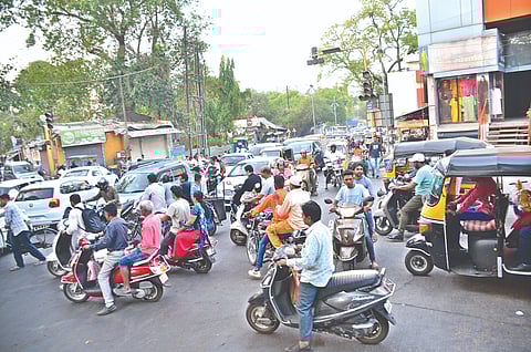 वाहनचालक www.pudhari.news 