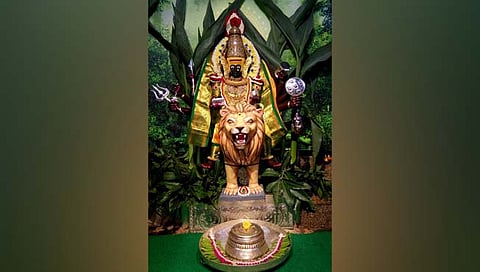 नवरात्रीच्या सप्तमी तिथीला श्री अंबाबाईची शाकंभरीच्या रूपात पूजा