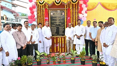 सोलापूर जिल्ह्यातील नुकसानीचे सरसकट पंचनामे करा : राधाकृष्ण विखे