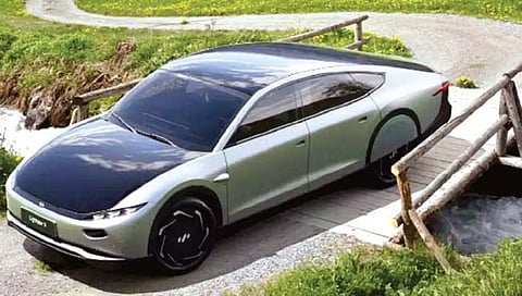 पहिली सोलर इलेक्ट्रिक कार लाँच