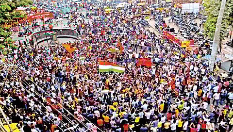 भारताच्या विजयाने शिवाजी चौकात जल्लोष