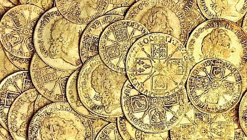 घर दुरुस्तीवेळी सापडला सात कोटींचा खजिना