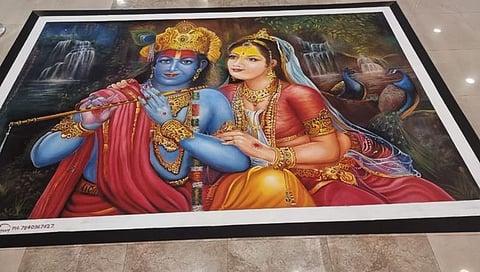 चित्रकारांची पोर्ट्रेट रांगोळीही वाढवतेय सौंदर्य