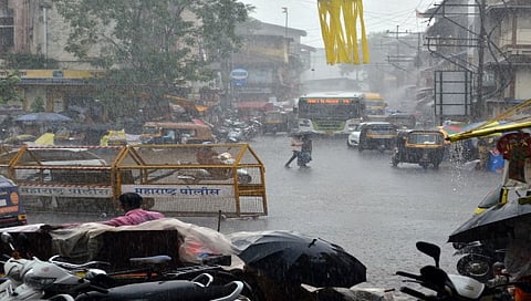  नाशिक : जोरदार पावसाची हजेरी (छाया -हेमंत घोरपडे)