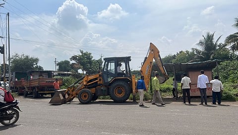 ब्लॅकस्पॉट अतिक्रमण