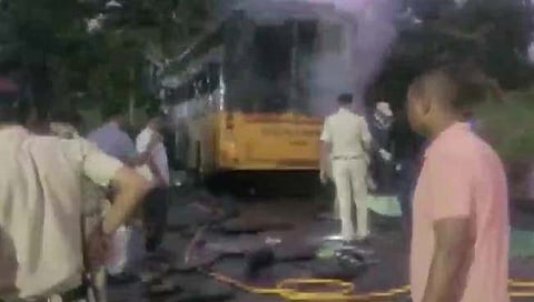 बसला भीषण अपघात 