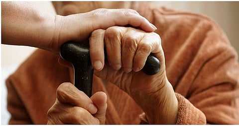 वयस्कर आईवडिलांना न संभाळल्यास मुलांना दिलेली संपत्ती परत घेता येते : मद्रास हायकोर्ट