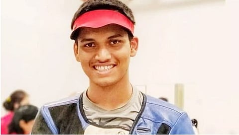 जागतिक नेमबाजी स्पर्धेत सुवर्णपदक मिळविणाऱ्या रुद्रांक्ष पाटीलला २ कोटी रुपये