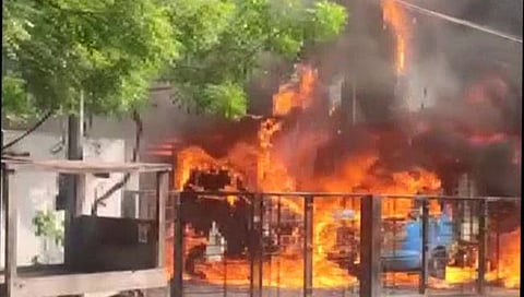 तामिळनाडू : चेन्नईत औषधाच्या गोडाऊनला भीषण आग