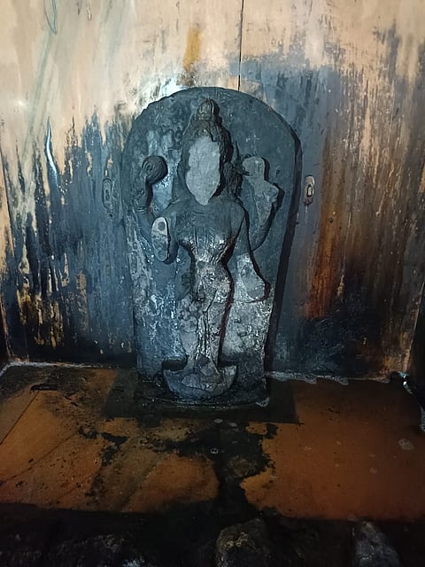 रावणगाव: शिवची आई मंदिराचा गाभारा पेटविला; मूर्तीचे नुकसान, अज्ञाताचा खोडसाळपणा