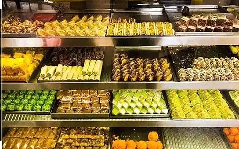 बनावट मिठाईवर एफडीएचा ‘वॉच’ पाच लाख 10 हजारांचा साठा जप्त;