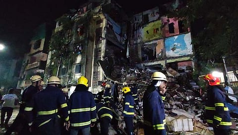 इमारत कोसळली  