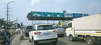 तळेगाव दाभाडे : टोल वसुलीविरोधात तातडीच्या सुनावणी आधी 3 लाख अनामत भरण्याचे निर्देश