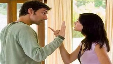 Relationship Tips : कौटुंबिक कलह वाढतोय; तर मग या ४ टिप्स वापरुन घरात शांतता राखा