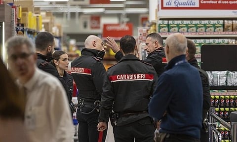 Knife Attack : मॉलमध्ये फुटबॉलपटूसह अनेक लोकांवर चाकू हल्ला, एकाचा मृत्यू