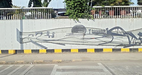 पिंपरी : पालिका भवन सीमाभिंतीवरील म्युरल्सची दुरवस्था