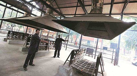 कामशेत : येवलेवाडी येथे अंत्यविधी उघड्यावरच लोकप्रतिनिधींचे दुर्लक्ष; ग्रामस्थ नाराज