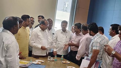 दगड खाणी, वाळू उपसा सुरू होणार : महसूल मंत्री राधाकृष्ण विखे-पाटील