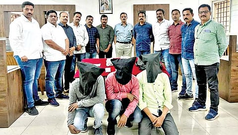 कोल्हापूर : व्हेल माशाची साडेतीन कोटींची उलटी जप्त; सरनोबतवाडीत छापा; तिघे जेरबंद