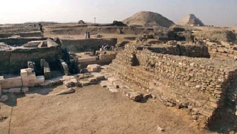 तुतानखामेनच्या मकबर्‍याशेजारी आढळला पिरॅमिड