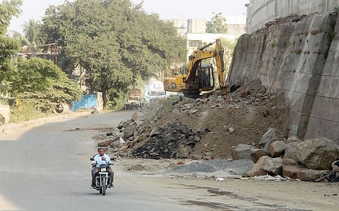 पुणे : स्फोटकांनी खडक फोडणार! चांदणी चौकातील रस्त्याच्या कामाने घेतला वेग