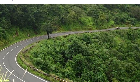 साइडपट्ट्या वाहून गेल्याने औदर घाटरस्ता जीवघेणा