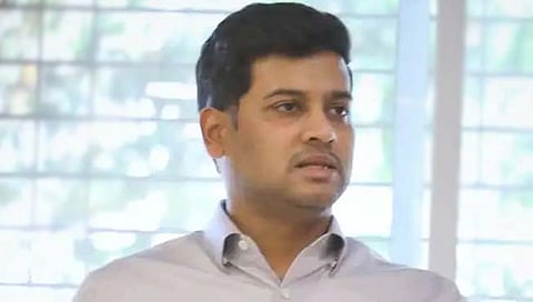 यवतमाळ : खा. श्रीकांत शिंदे यांच्या पोकळी कारखान्याच्या भेटीवर उमरखेडमध्ये तर्कवितर्कांना उधाण       