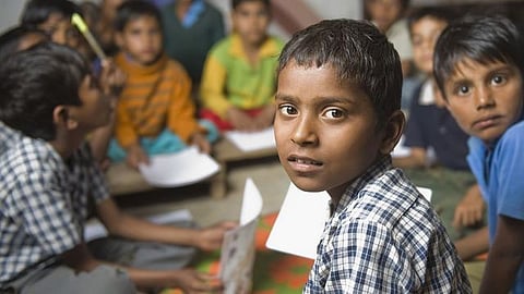 नगर : मला बी घेऊ द्या की पाटी नि पेन्सिल , हंगामी स्थलांतरित 606 विद्यार्थी पुन्हा शिक्षणाच्या प्रवाहात