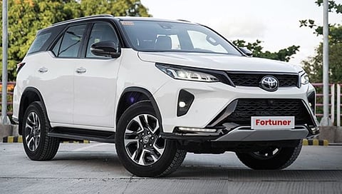 New Toyota Fortuner : फॉर्च्युनर दिसणार नव्या डिझाईनसह नवीन लुकमध्ये; जाणून घ्या सविस्तर