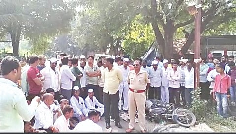  देवगाव रास्तारोको,www.pudhari.news