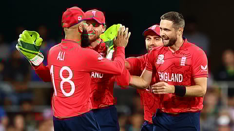 EngvsNZ T20WC : इंग्लंडचा न्यूझीलंडवर विजय, ऑस्ट्रेलियाचा सेमीफायनलमध्ये पोहचण्याचा मार्ग खडतर
