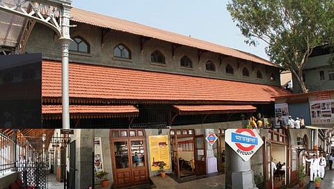 गॉथिक शैलीतील १६९ वर्षे जुने भायखळा रेल्वे स्थानक