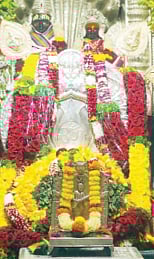 आळंदी : नामा म्हणे आता लोपला दिनकर; बाप ज्ञानेश्वर समाधिस्थ ;  726 व्या संजीवन समाधी सोहळ्याला वैष्णवांचा सागर