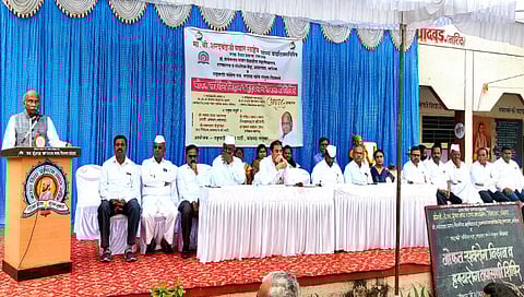 चांदवड  :  येथील जे. आर. जे. महाविद्यालयात सर्वरोगनिदान शिबिराच्या उद्घाटनाप्रसंगी मविप्र संस्थेचे सरचिटणीस अ‍ॅड. नितीन ठाकरे. समवेत विधानसभेचे उपाध्यक्ष नरहरी झिरवाळ, रवींद्र पगार, डॉ. सयाजी गायकवाड, डॉ. मृणाल पाटील आदी. (छाया : सुनील थोेरे)