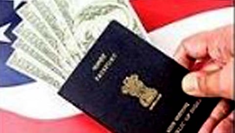 विदेशी भारतीयांनी मायदेशी पाठवले १०० अब्ज डॉलर्स