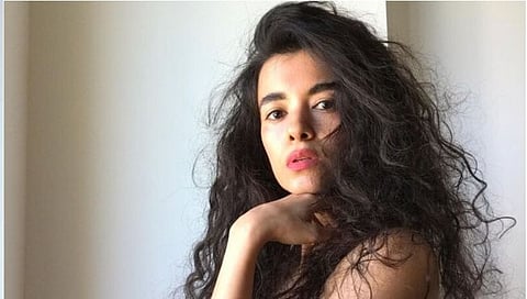 सबाने घेतली एक्स बॉयफ्रेंडची गळाभेट