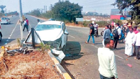 कोल्हापूर : मोटार-दुचाकीची समोरासमोर धडक; दोघांना पन्नास फूट फरफटत नेले