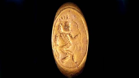 Gold Ring : तीन हजार वर्षांपूर्वीच्या सोन्याच्या अंगठीचा शोध