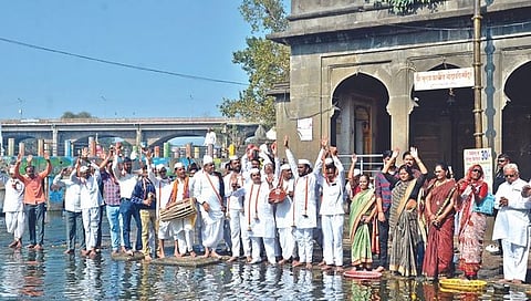सुषमा अंधारे विरोधी गजर,www.pudhari.news