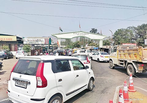 कार्ला : आई एकवीरादेवी दर्शनासाठी गर्दी