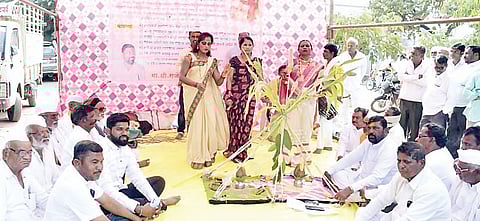 श्रीगोंदा : सरकारला जागे करण्यासाठी जागरण गोंधळ