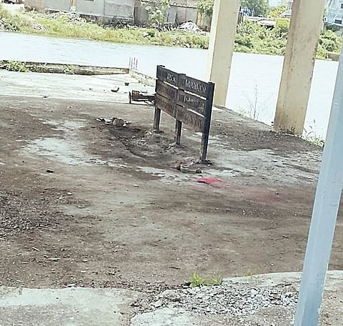 कोळगावकरांच्या घशाला कोरड; ग्रा. पं.चे दुर्लक्ष, महिलांची पाण्यासाठी भटकंती