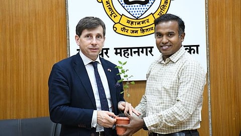 नागपूर : फ्रान्सचे कौंसिल जनरल जेन मार्क सेरे शेवरले यांची मनपा आयुक्तांशी नाग नदी पुनरूज्जीवन प्रकल्पावर चर्चा