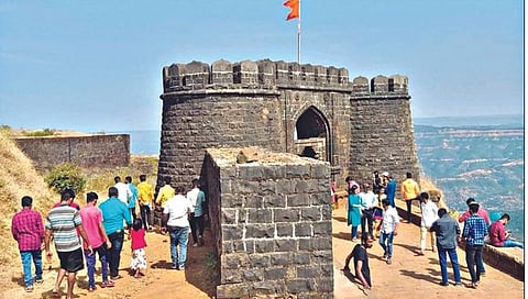 विशाळगडावरील अतिक्रमणे महाशिवरात्रीपूर्वी काढणार