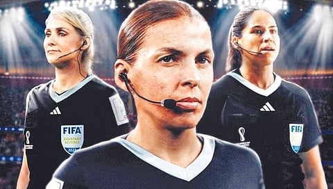 पुरुष फुटबॉल विश्वचषक स्पर्धेत ‘महिलाराज’