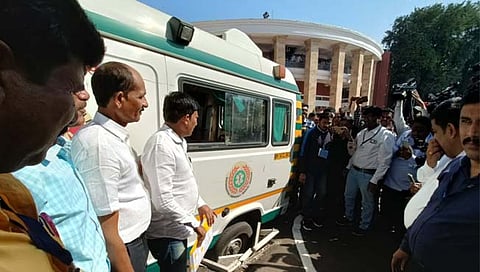 विधान भवनात श्वसनाचा त्रास झाल्याने बबनराव पाचपुते रुग्णालयात दाखल