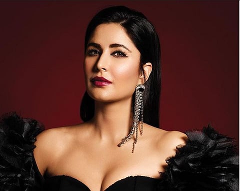 कॅटरिना प्रेग्नेंट असल्याच्या चर्चांना उधाण, कॅमेऱ्यात स्वत:ला लपवतेय!